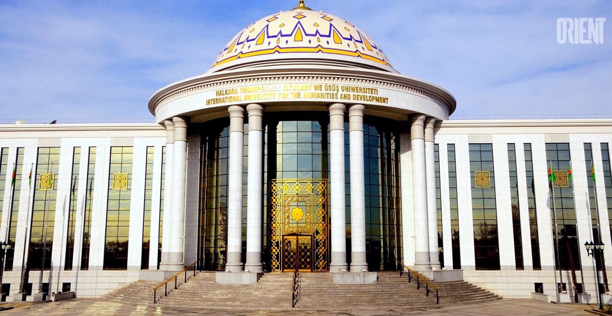 Международный университет гуманитарных наук и развития, расположенный в Ашхабаде, подписал соглашения о сотрудничестве с двумя румынскими вузами. Эта церемония прошла на полях универсальной выставки, демонстрирующей достижения всех отраслей Туркменистана и посвященной 25-летию постоянного нейтралитета страны.