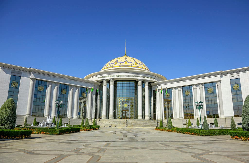 ИМО МИД Туркменистана объявляет прием в число студентов