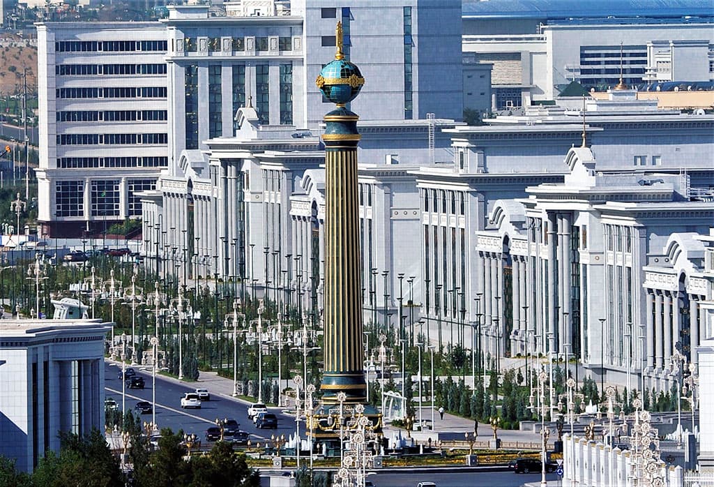 President Berdimuhamedov meets with Chinese Foreign Minister Wang Yi