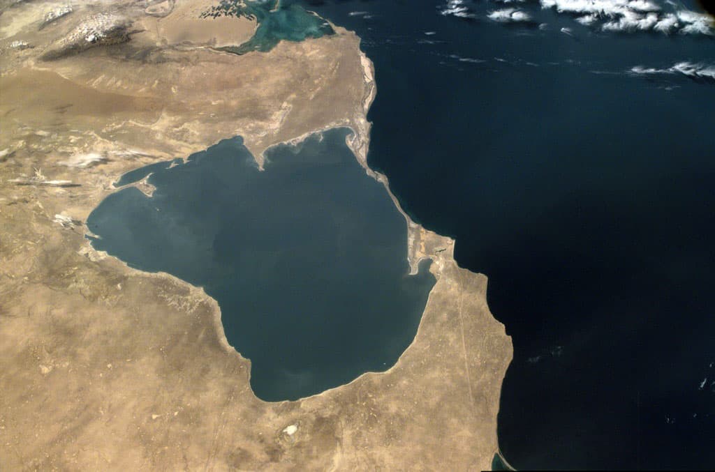 turkmenistan-naladit-novye-proizvodstva-na-baze-syrya-iz-zaliva-garabogazgol