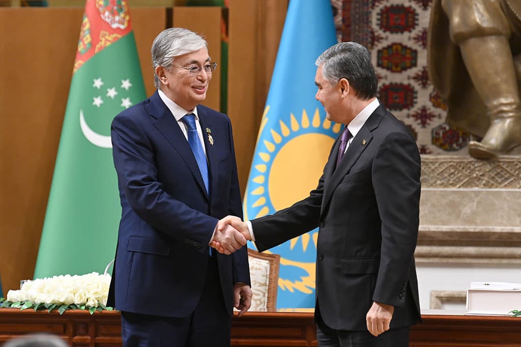 prezidenty-turkmenistana-i-kazahstana-proveli-brifing-dlya-smi