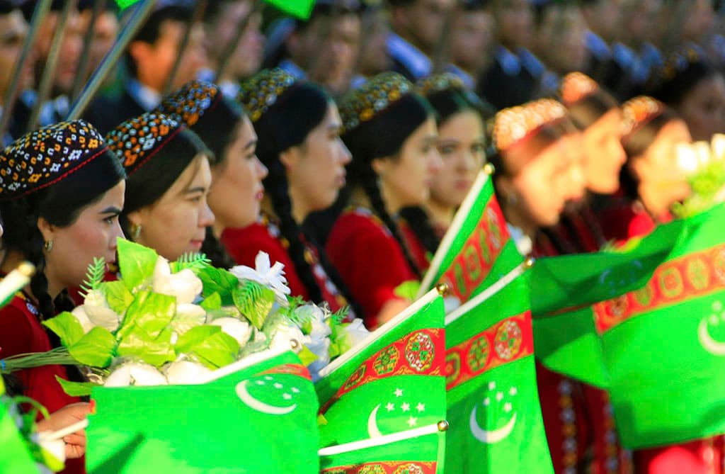prezident-turkmenistana-nagradil-yubilejnoj-medalyu-rukovoditelej-regionov-strany
