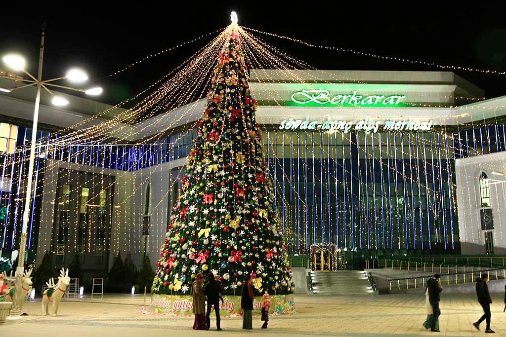 skidki-do-50-obyavleny-v-krupnyh-torgovyh-centrah-turkmenistana-polnyj-spisok