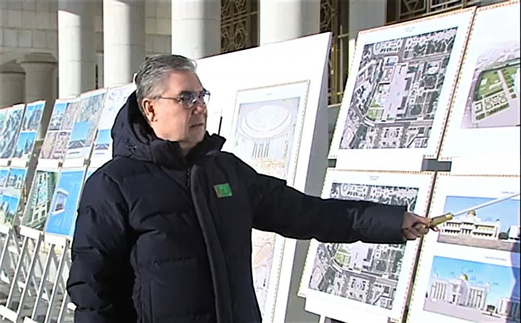 The former government tribune in Ashgabat will be converted into a business center