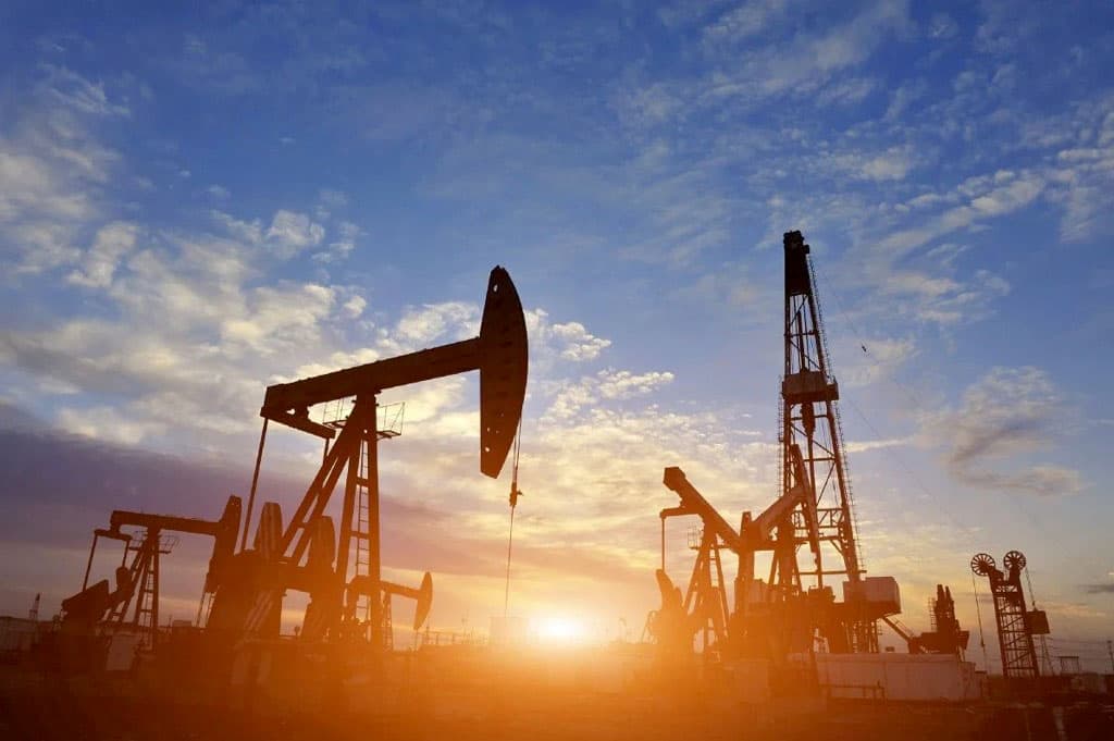 Нефть торгуется на уровне $110 за баррель