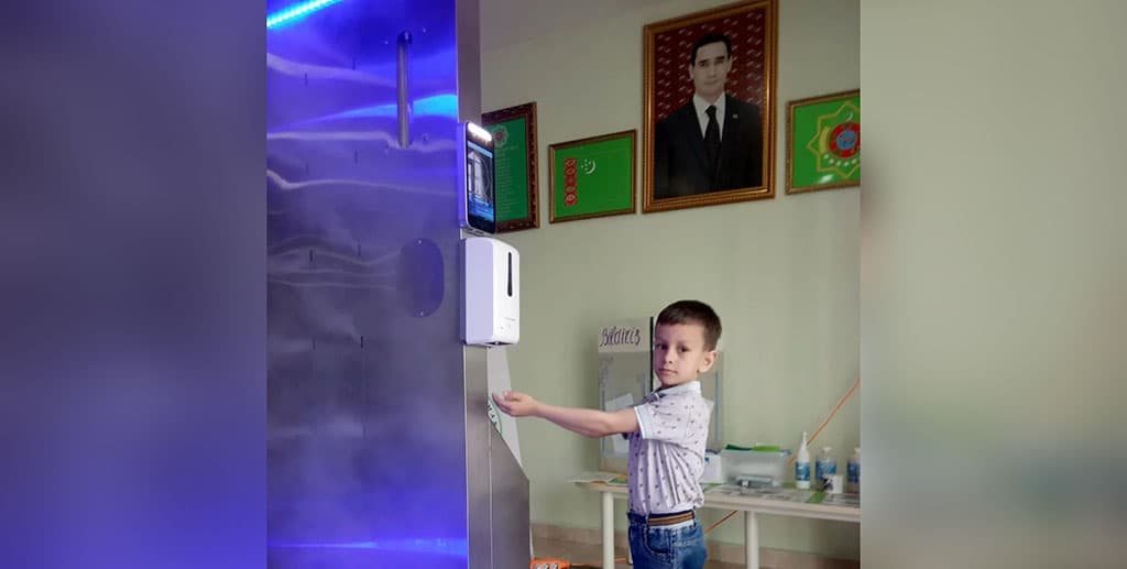 Чистый вход: дезинфекционные рамки установили в детских садах и школах Ашхабада