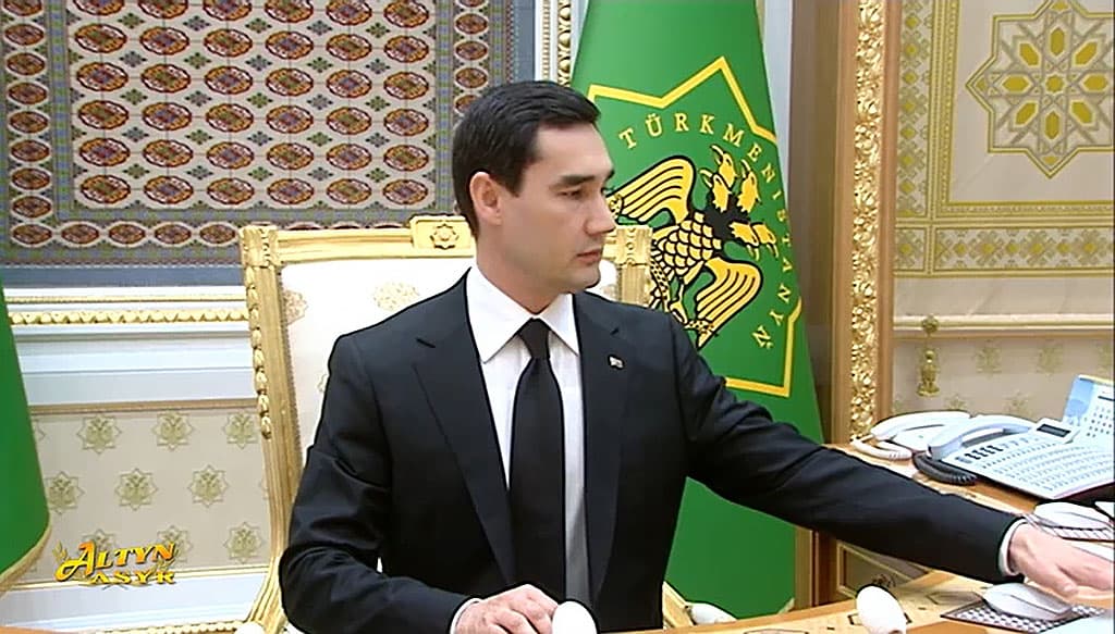 serdar-berdymuhamedov-zaslushal-otchety-vice-premerov-po-cifrovizacii-i-dal-vygovor-chakyevu