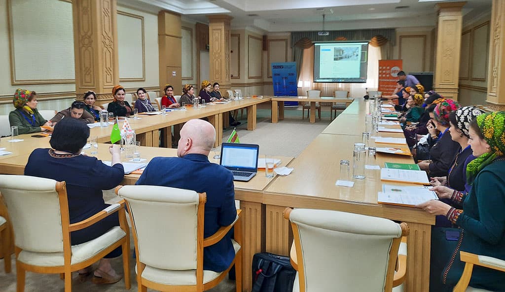 Series of OSCE-supported round table discussions on gender equality conclude in Turkmenistan
