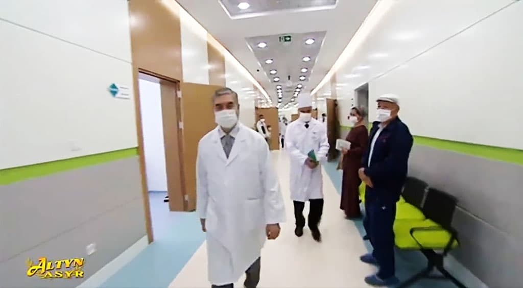 Gurbanguly Berdimuhamedow Daşoguzuň täze Köpugurly hassahanasyna baryp gördi
