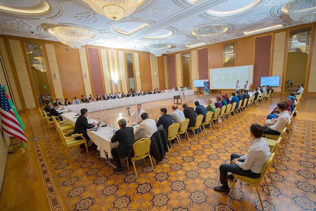 ashhabadskaya-fondovaya-birzha-rasskazala-o-planah-razvitiya-rynka-cennyh-bumag