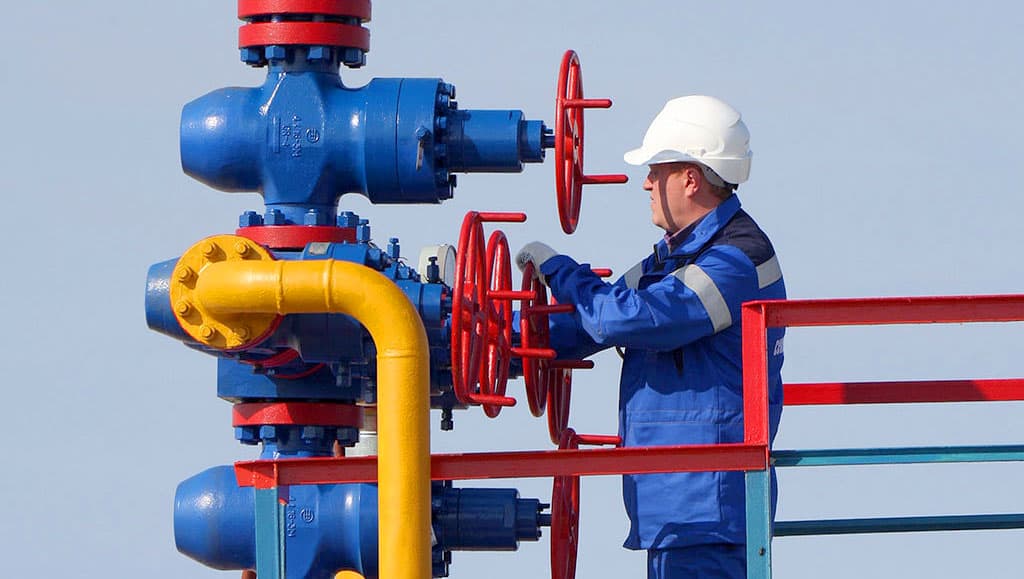 russia-reduced-supply-petroleum-products-eu-raises-duty-export-oil-and-lng