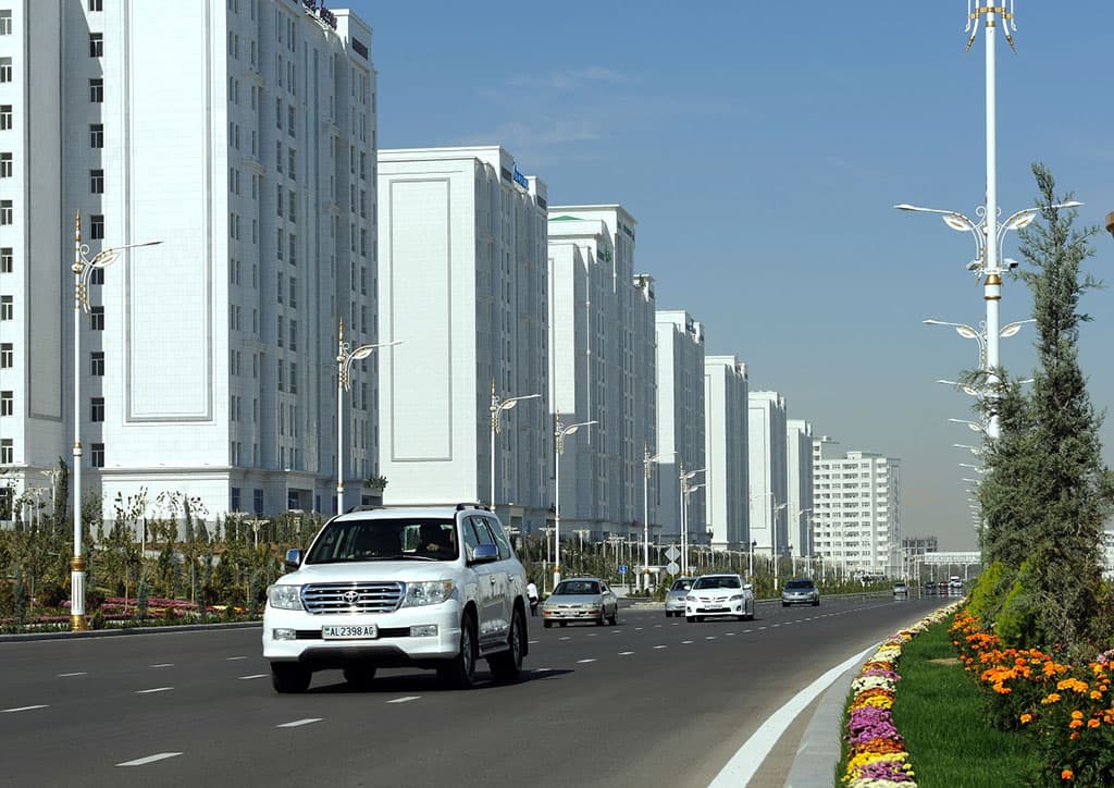 dorozhnaya-policiya-rekomenduet-voditelyam-i-passazhiram-lichnogo-transporta-snimat-maski