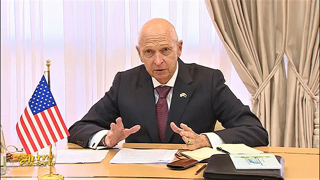 Глава МИД Туркменистана и посол США обсудили взаимодействие