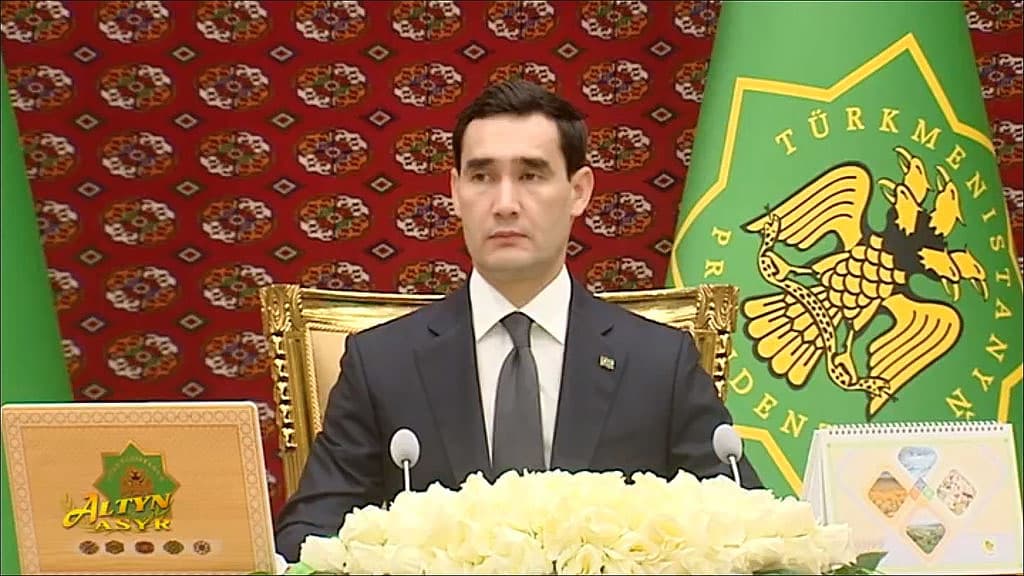 Serdar Berdimuhamedow ylym, bilim, saglygy goraýyş we sport boýunça wise-premýeri täzeledi