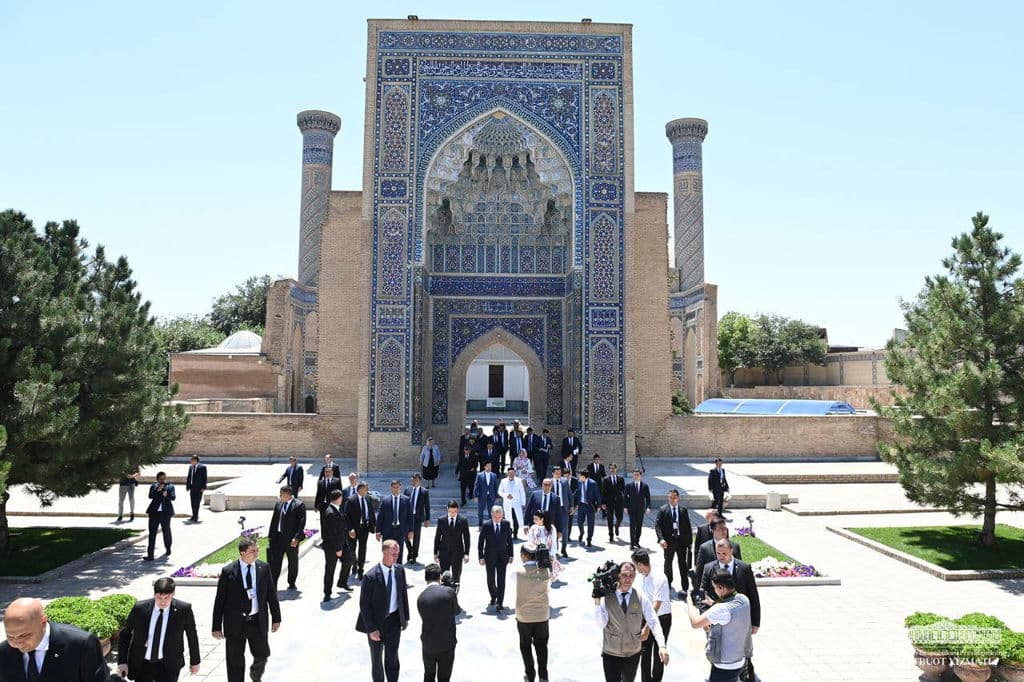 prezident-turkmenistana-posetil-dostoprimechatelnosti-samarkanda