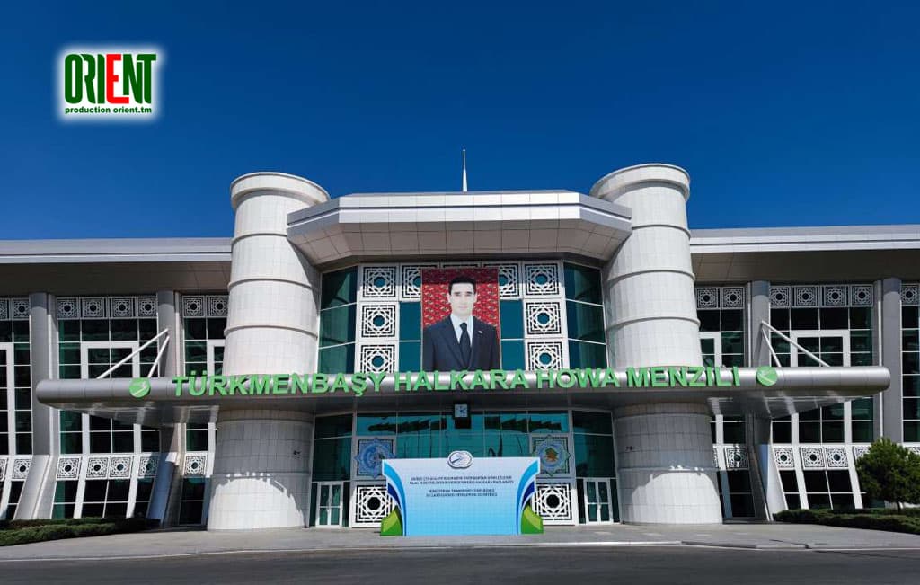 delegacii-ministerskoj-konferencii-po-transportu-pribyli-v-turkmenbashi-foto