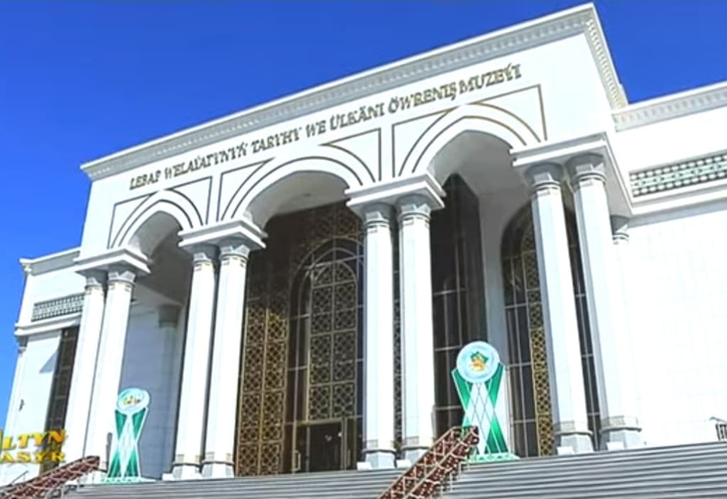 Türkmenabatda senetçilik we amaly-haşam sungatynyň halkara festiwaly geçirilýär