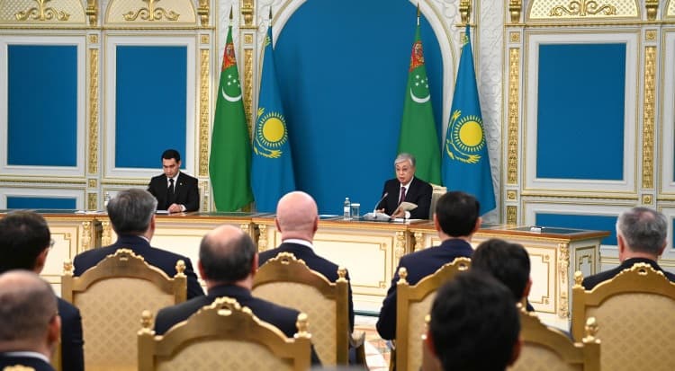 Aşgabat bilen Astananyň ulag gün tertibinde – demir ýol, awtoulag ýoly we howa ýollary