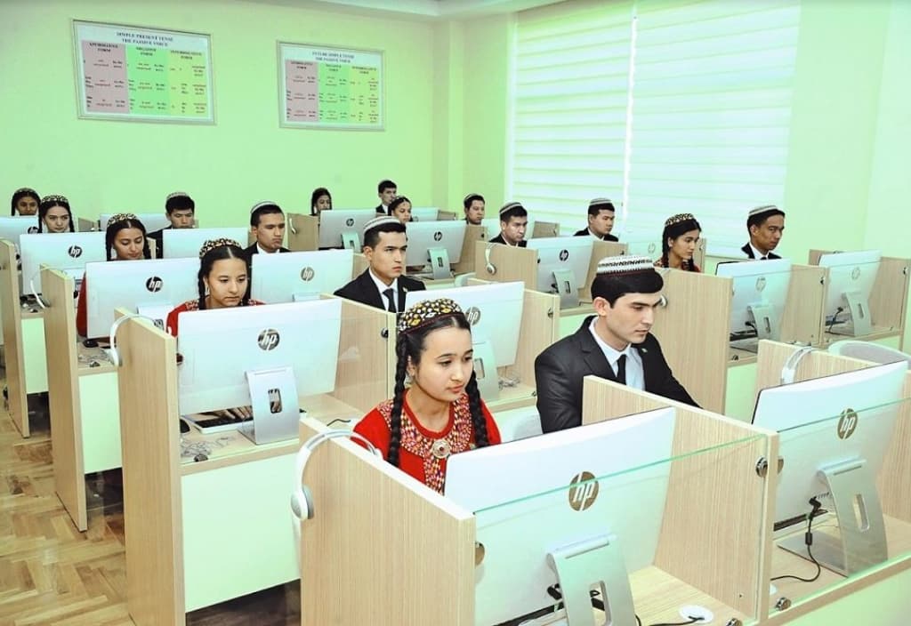 Türkmenistan halkara ders olimpiadalaryny guraýar