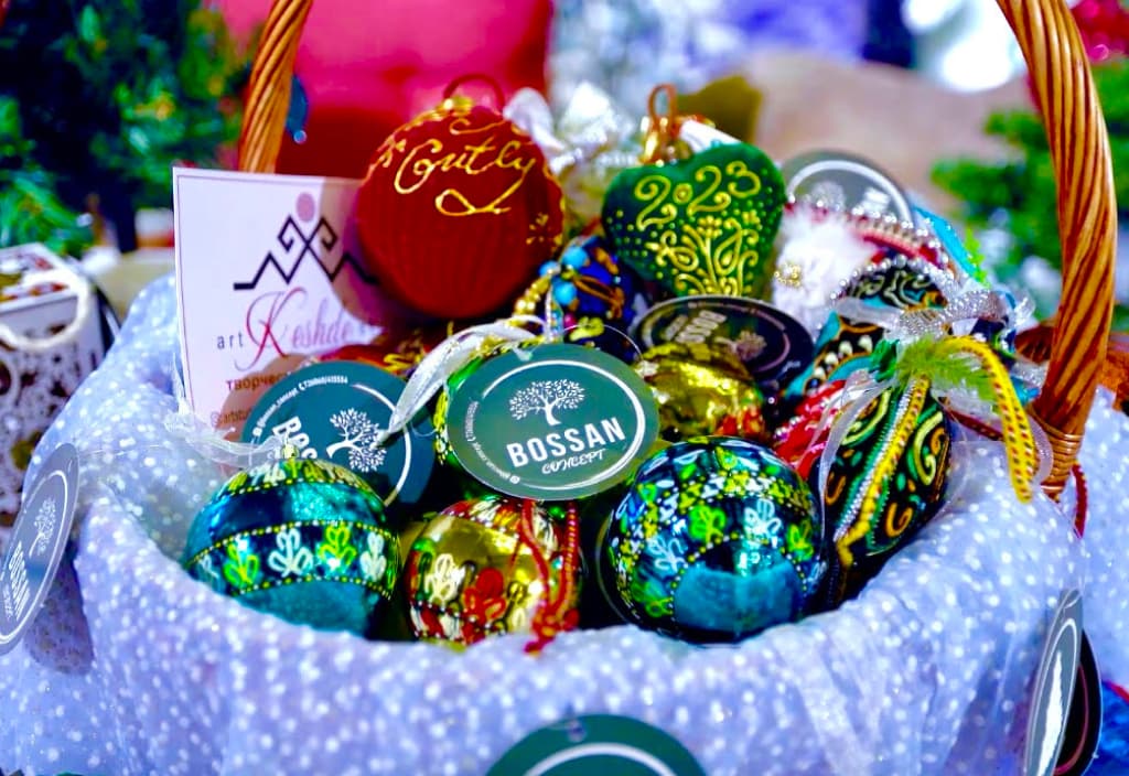 bossan-concept-zapustila-prodazhu-novogodnih-yolok-i-prazdnichnoj-atributiki