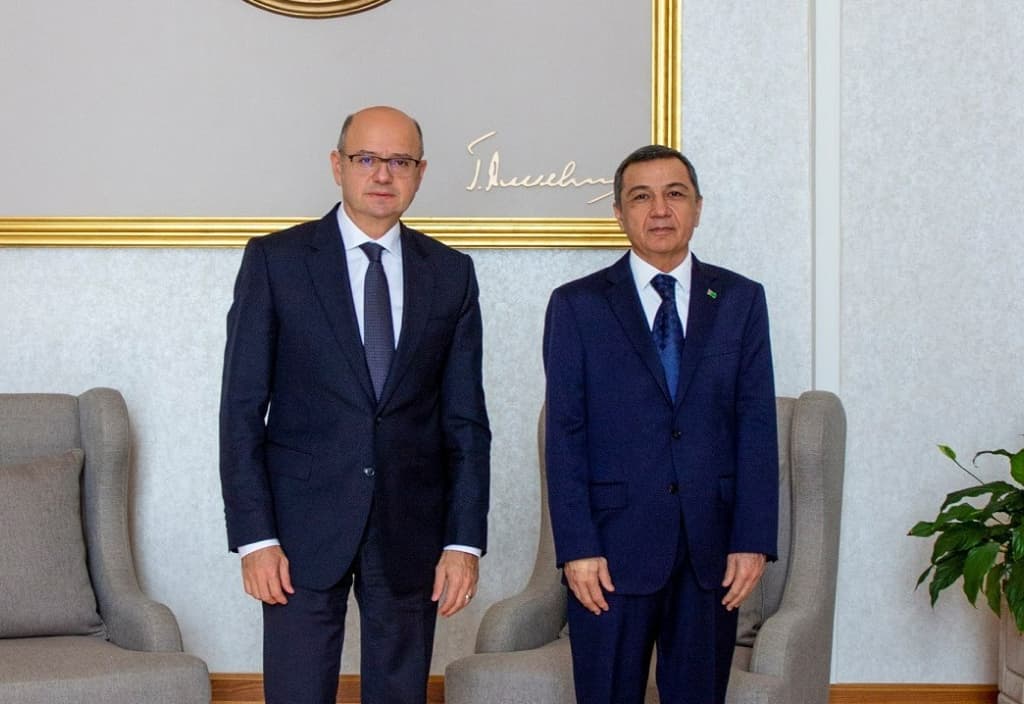 The Ambassador of Turkmenistan to Azerbaijan held a meeting with the Minister of Energy of the Republic Parviz Shahbazov, during which the parties discussed the state and prospects of cooperation in the field of energy, the Azerbaijani Ministry of Energy reports.