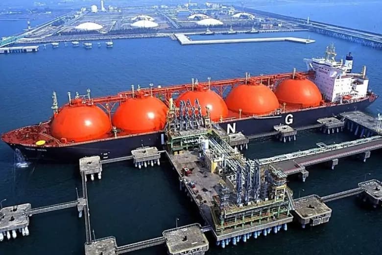 Azerbaýjan we Gruziýa Hazar sebitinde suwuklandyrylan tebigy gaz terminalyny gurmak baradaky taslama täzeden girişýärler