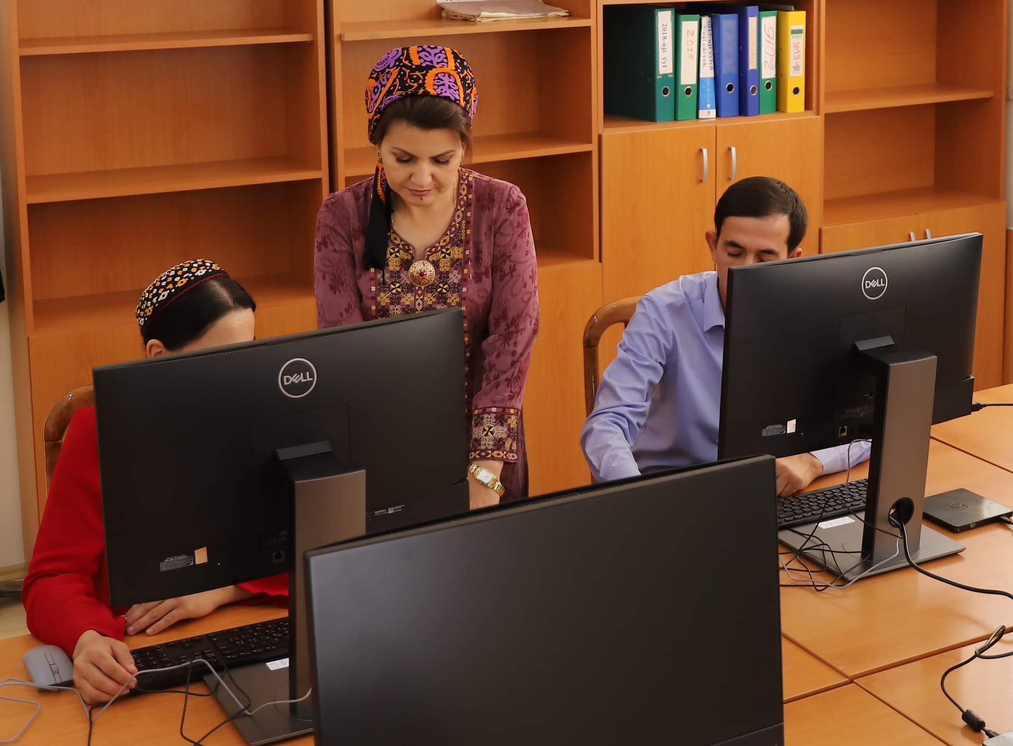 v-turkmenistane-otkryli-centry-dlya-podderzhki-zanyatosti-molodezhi