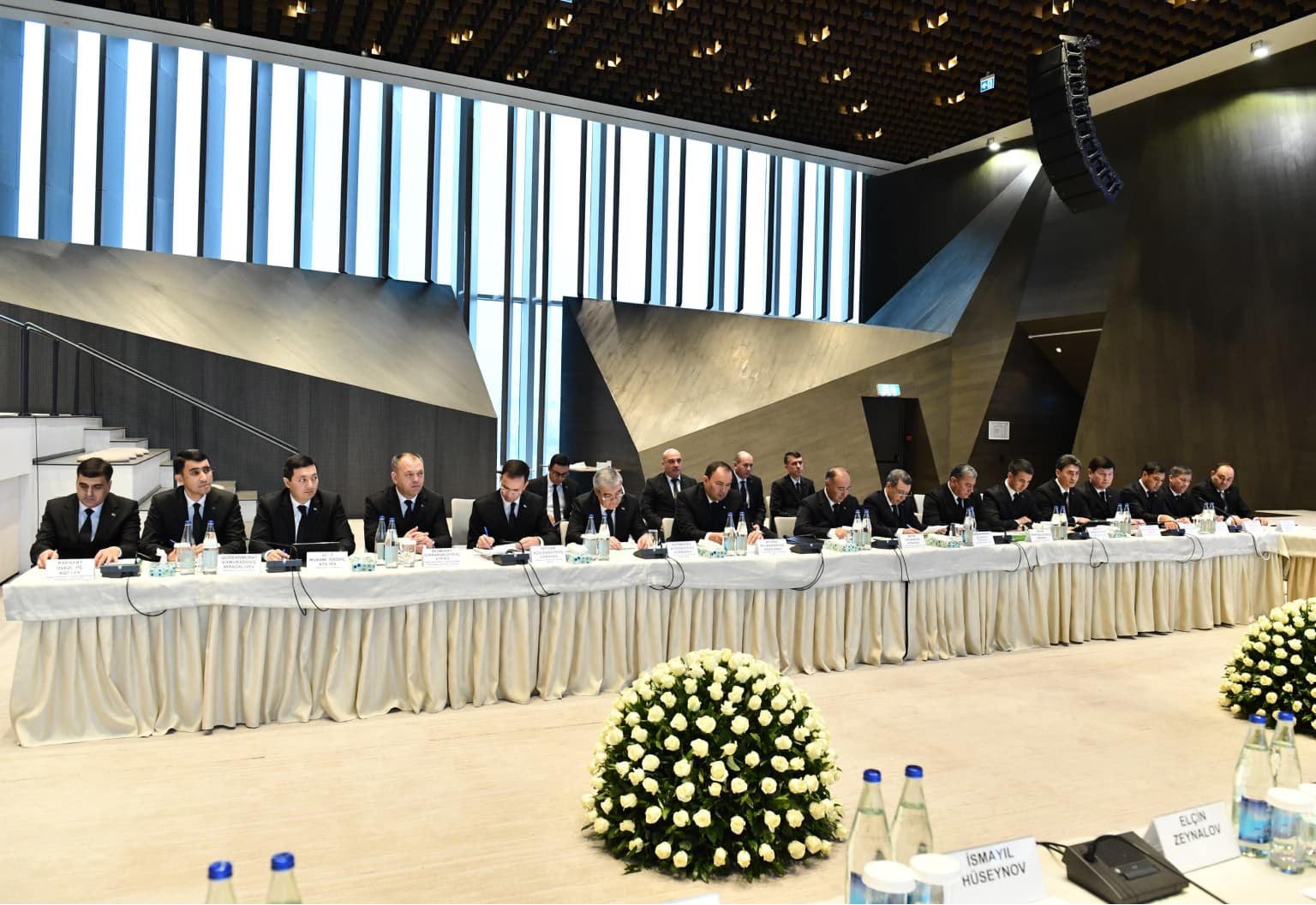 Türkmenistan we Azerbaýjan söwda we energiýa pudagynda hyzmatdaşlygy giňeltmek meselesini ara alyp maslahatlaşdylar