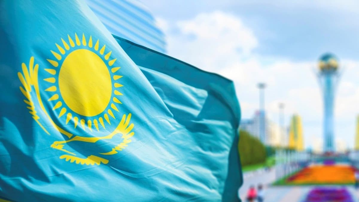 Türkmenistanyň Gazagystandaky ilçisi Gazagystan Respublikasynyň maglumat we durmuş taýdan ösüş ministri bilen duşuşdy