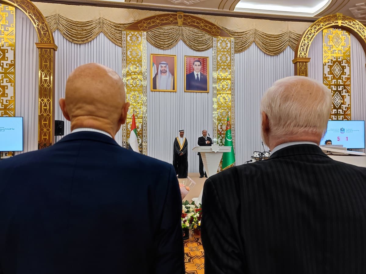 Türkmenistanyň we BAE-niň nebite degişli bolmadyk söwdasynda ozalkylardakydan uly ösüş bellige alyndy we diplomatik kabul edişlikden fotosurat