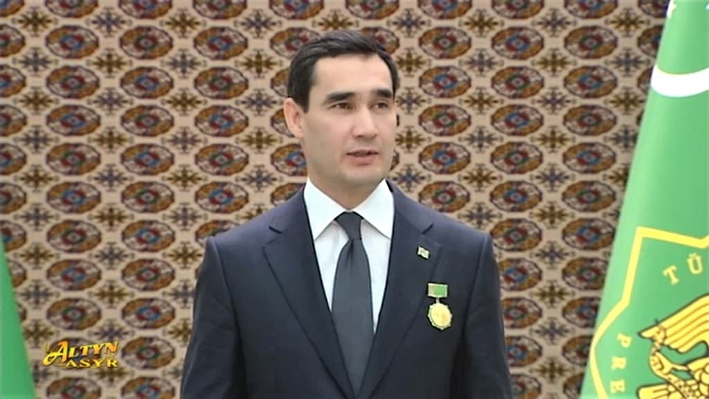 Serdar Berdimuhamedow «Türkmenistanyň ussat diplomaty» nyşany bilen sylaglandy