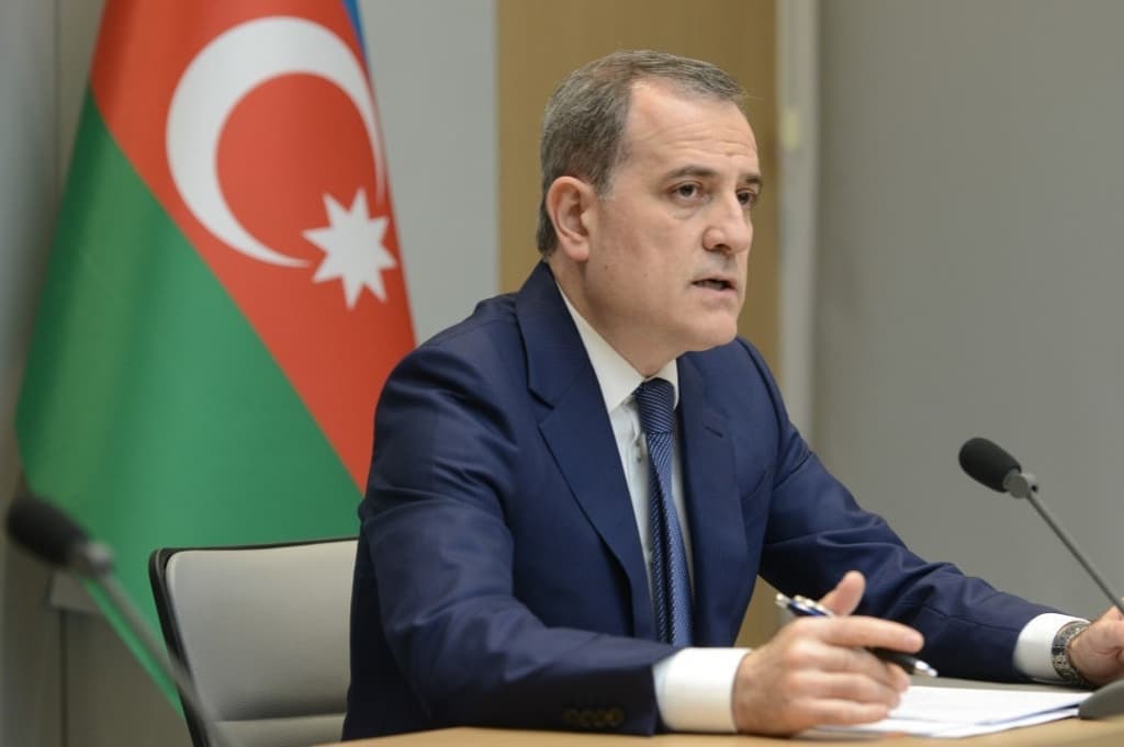 Азербайджан заявил о готовности наладить отношения с Арменией