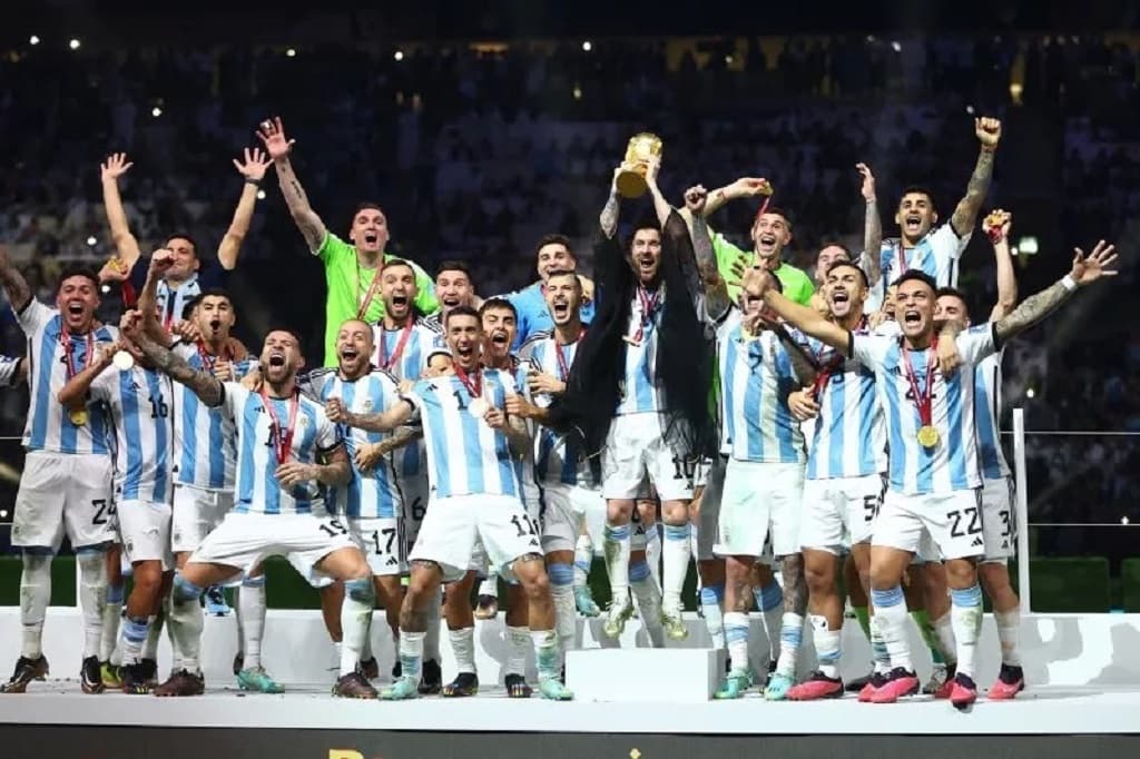 Argentina çempion! Maradona hoşaldyr