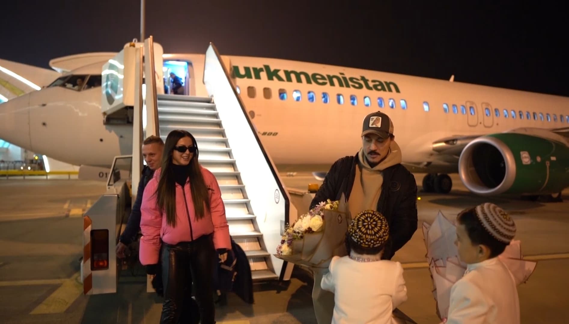 dima-bilan-i-nyusha-pribyli-v-ashhabad-video