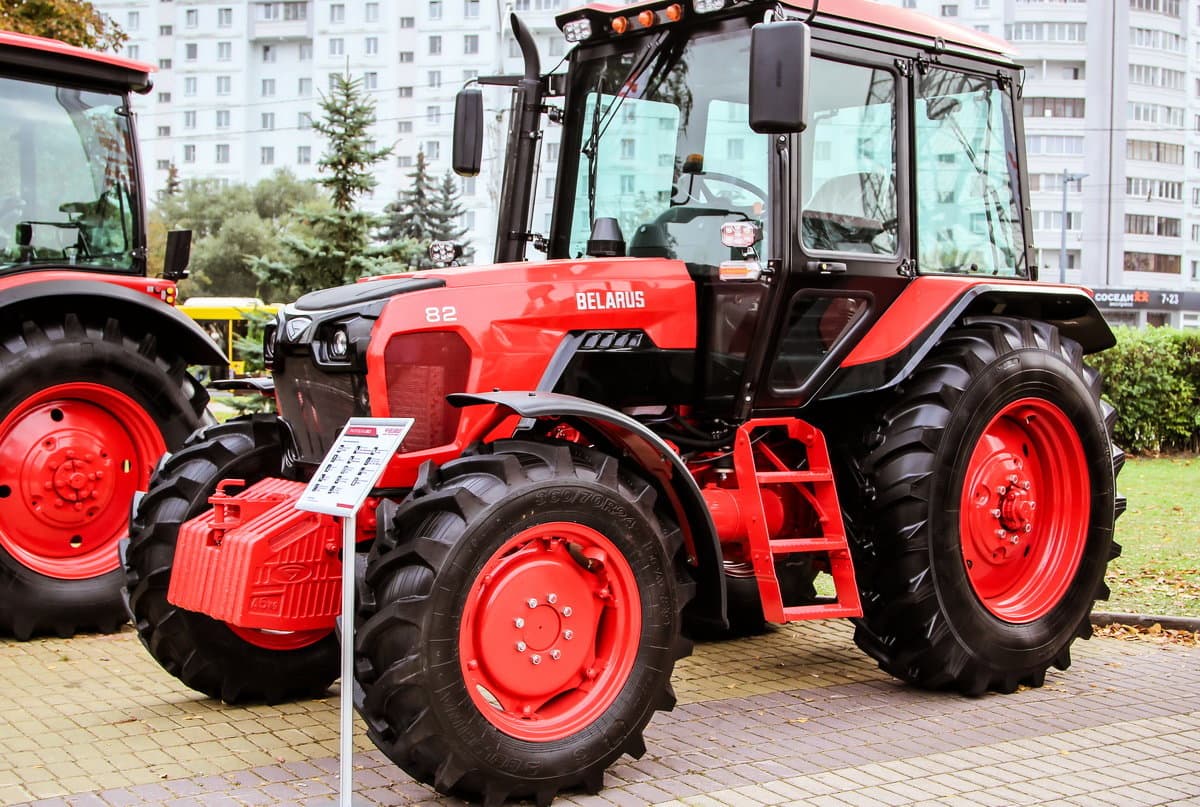 Tractor "Belarus" now with a Chinese "heart"