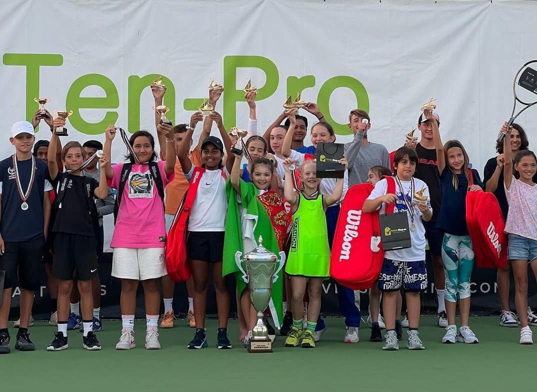 Türkmenistandan gelen tennisçi gyz – Dubaýdaky halkara ýaryşyň kümüş baýragynyň eýesi