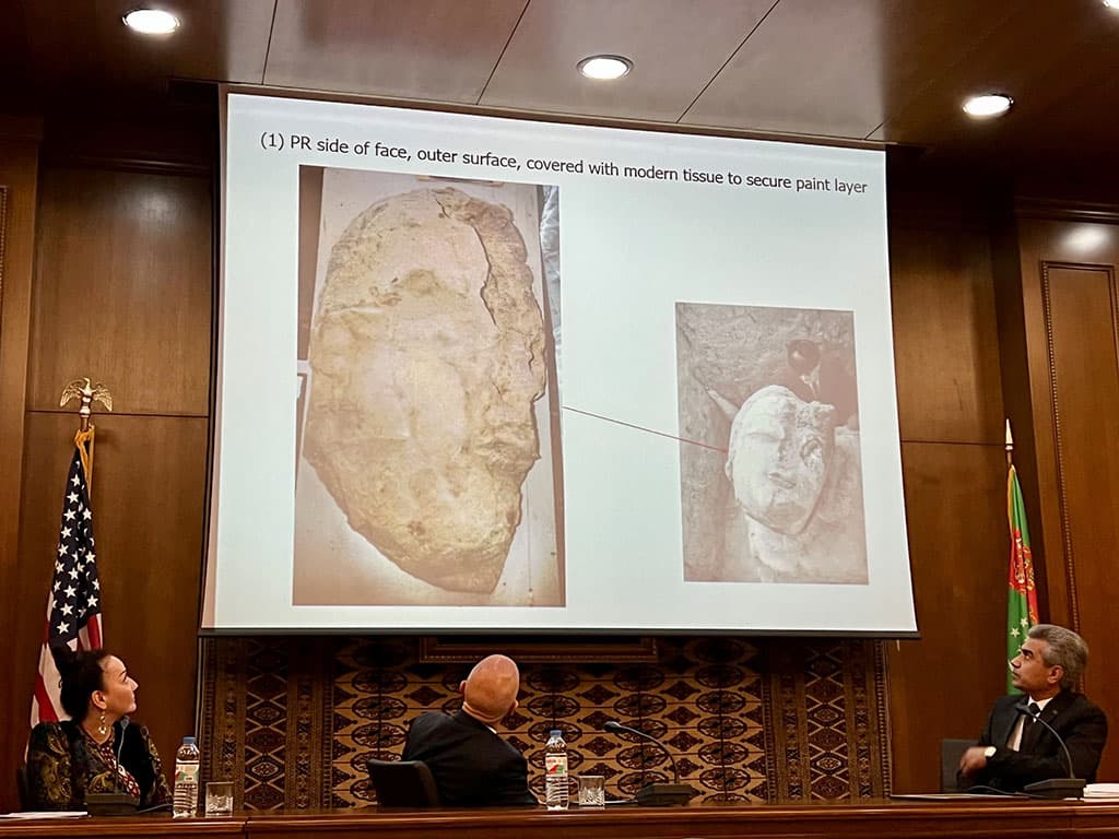 specialisty-iz-amerikanskogo-muzeya-pribyli-v-ashhabade