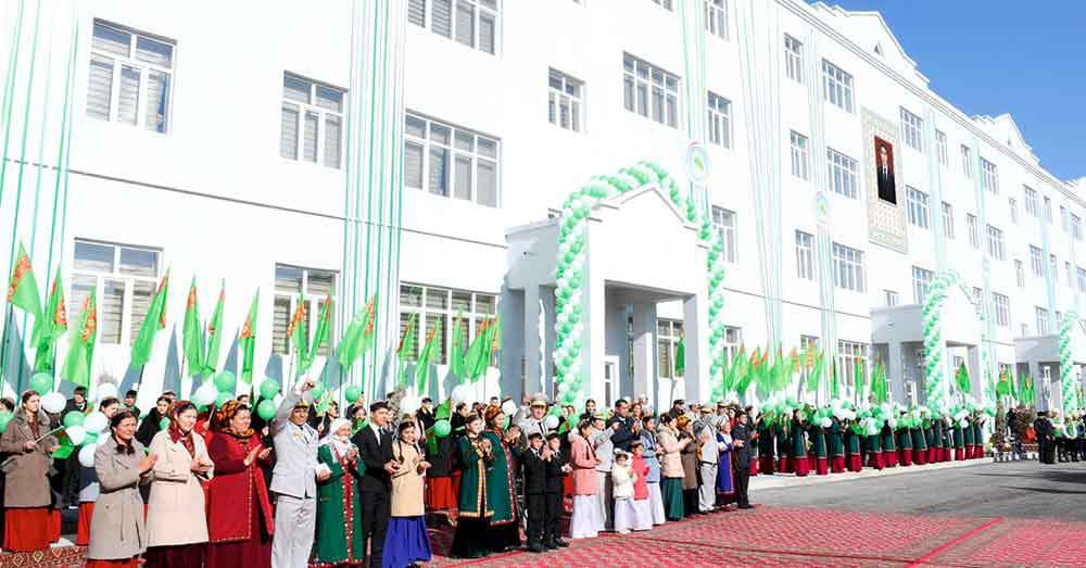 v-mary-otkrylsya-zhiloj-dom-dlya-rabotnikov-mvd