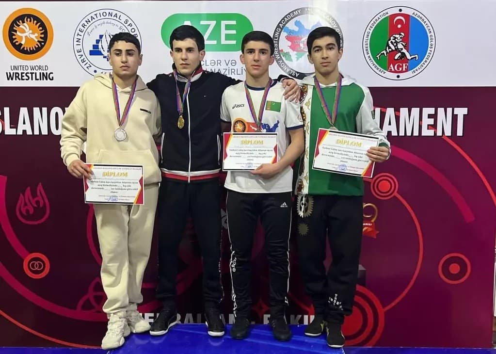 Türkmen pälwanlary Bakuda geçirilen ýaryşlarda 11 medal gazandylar