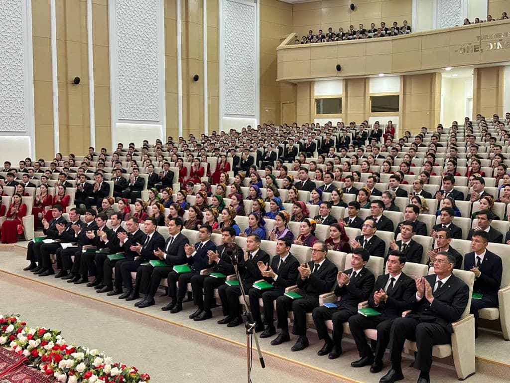 svyaz-cur-i-innovacij-obsuzhdayut-na-mezhdunarodnoj-konferencii-v-universitete-imeni-oguz-hana