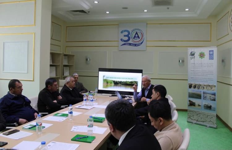 v-dashoguze-obsudili-ustojchivoe-upravlenie-zemelnymi-resursami-v-bassejne-arala