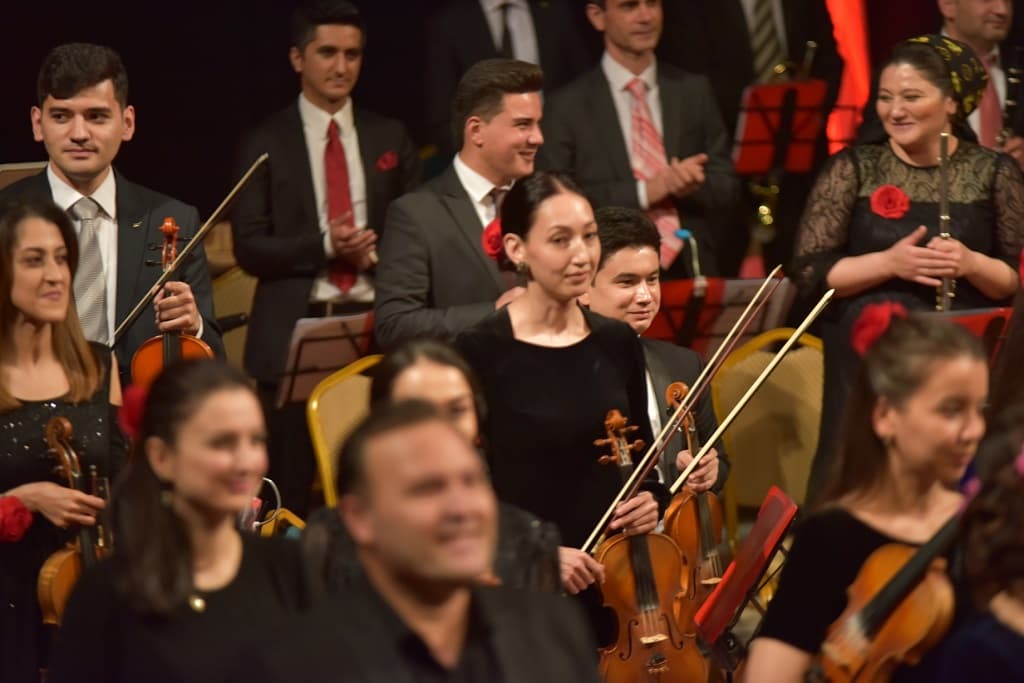 Italian conductor to select 11 Turkmen musicians to the famous Pan-Caucasian Youth Orchestra