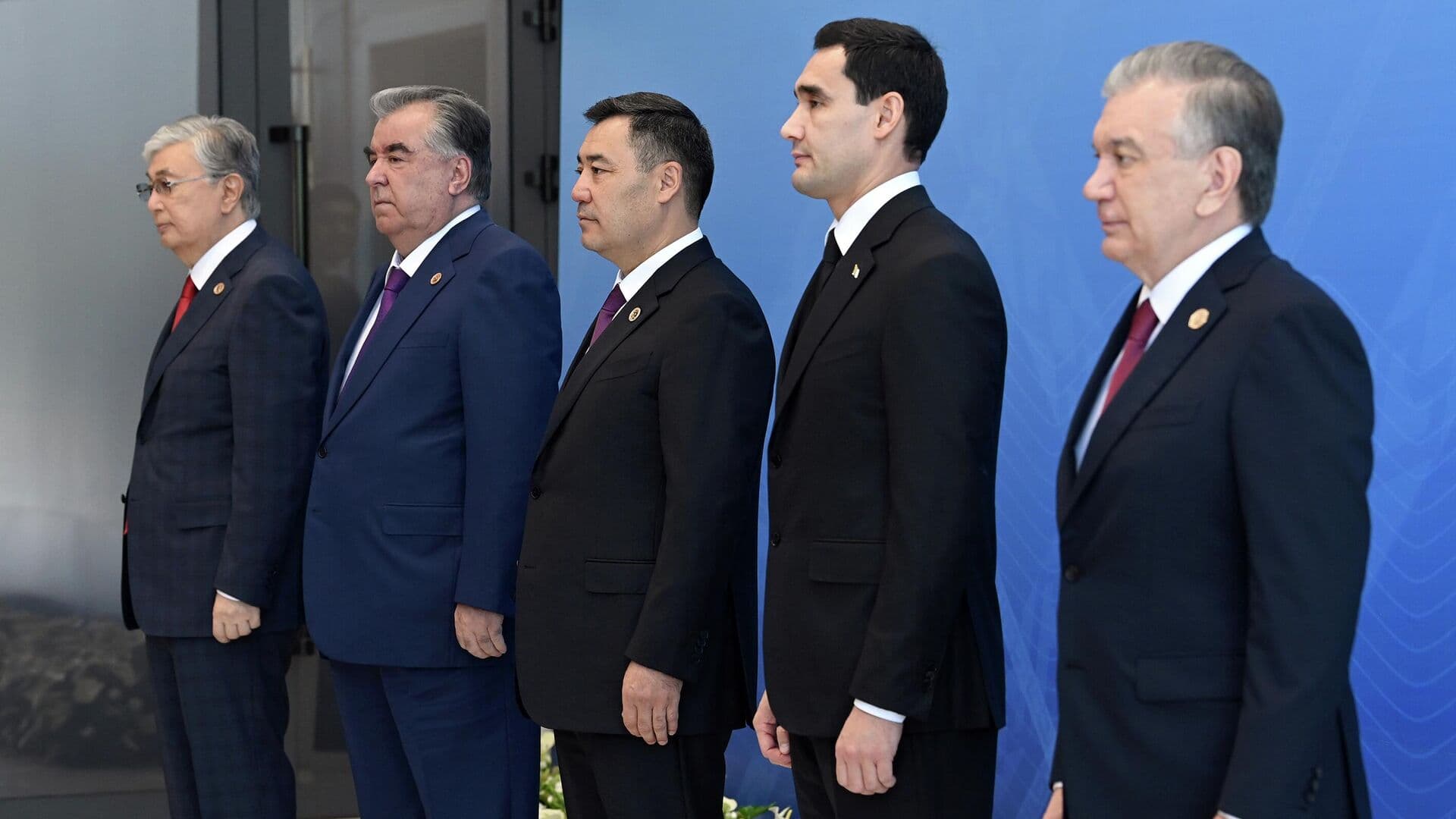 Merkezi Aziýanyň döwlet Baştutanlarynyň 5-nji konsultatiw duşuşygy 14-16-njy sentýabr aralygynda Duşanbe şäherinde geçiriler. Şol günler Täjigistanyň paýtagtynda Araly halas etmegiň halkara gaznasyny esaslandyryjy döwletleriň Baştutanlarynyň Geňeşiniň mejlisi geçiriler – diýip, Täjigistan Respublikasynyň Energetika we suw baýlyklary ministrligi habar berýär.