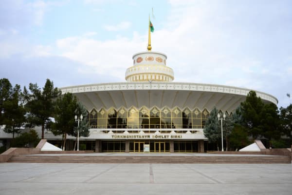 Репертуар Государственного Цирка Туркменистана на 28-29 марта