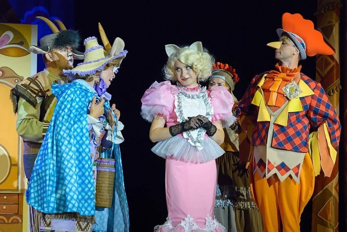 The premiere of the musical "Cat's House" will be shown at the Artist Theater on the first Sunday of April