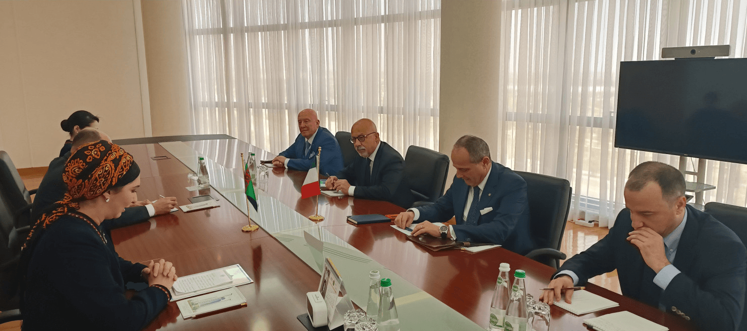 Италия представила концепцию проведения EXPO-2030 в МИД Туркменистана