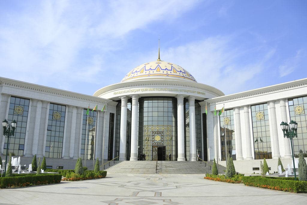 institut-mezhdunarodnyh-otnoshenij-mid-turkmenistana-provel-den-otkrytyh-dverej