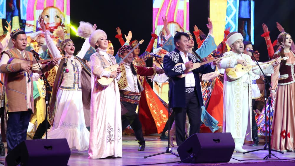 v-kyrgyzstane-otmetili-30-letie-tyurksoj