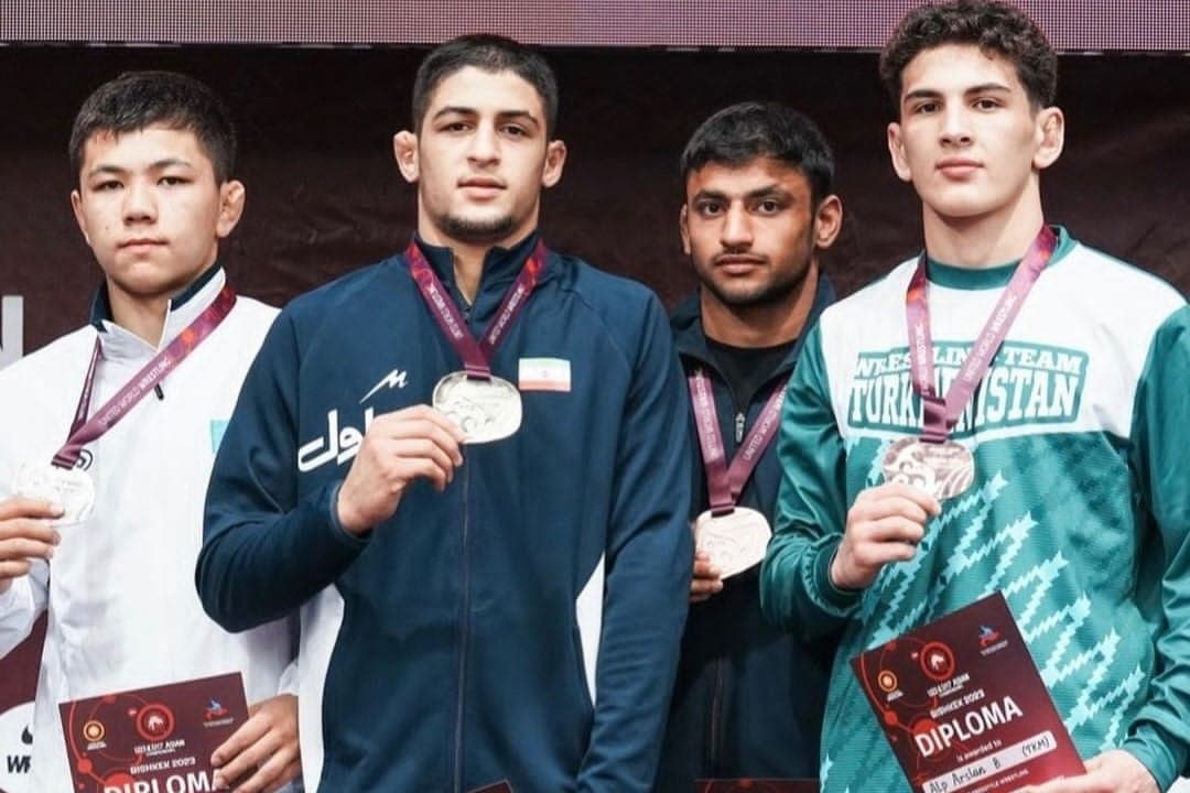 Туркменские борцы завоевали две медали на чемпионате Азии среди кадетов