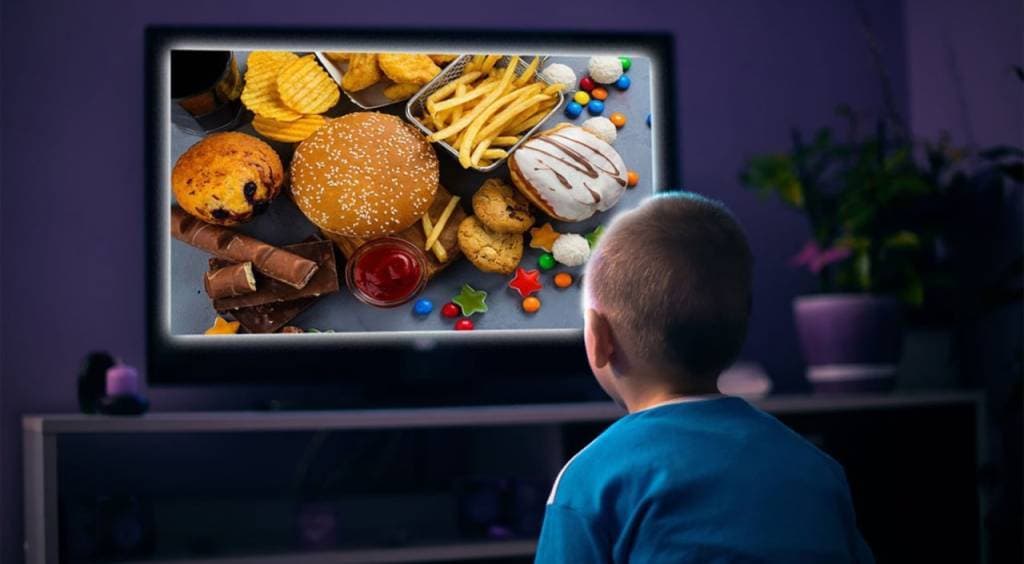 В Узбекистане ограничат рекламу нездоровых продуктов питания для детей
